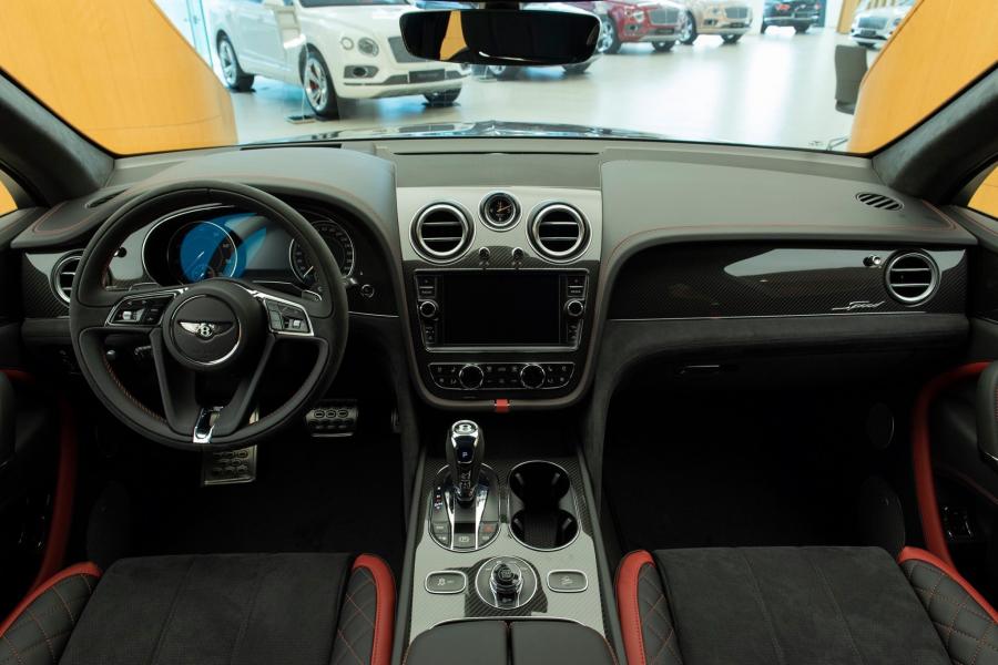 Торпедо Bentley Bentayga Speed Blackline (Granite) 2020 года  (UAE) (фото 10 из 10)